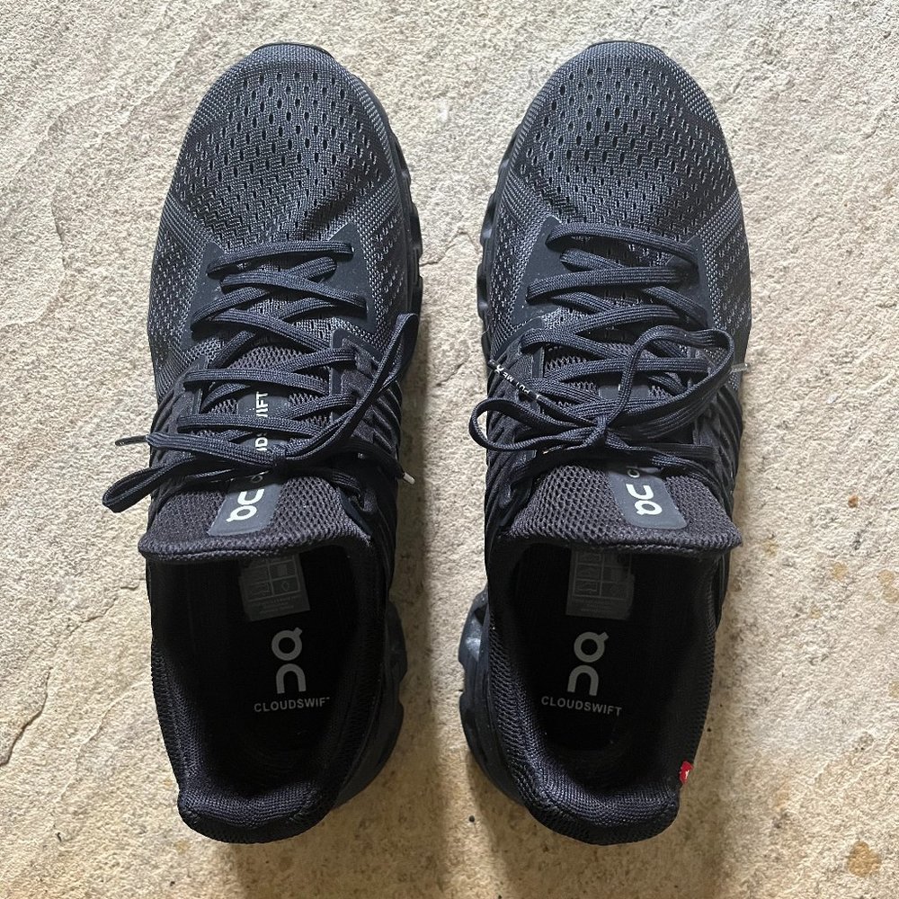 ON Running Cloudswift  Mens US10 Black